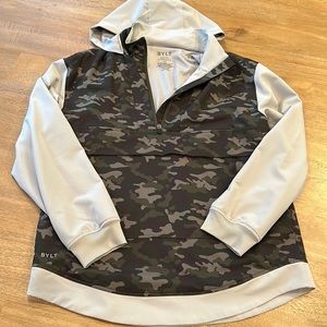 BYLT M camo and grey Elevate Drop Cut Windbreaker